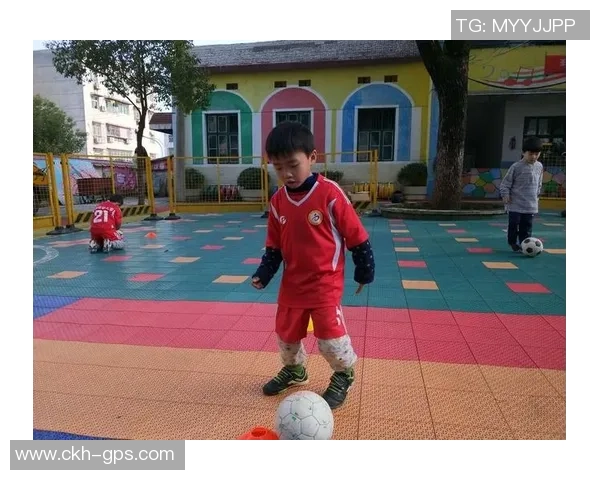 追逐梦想的脚步足球明星训练励志短片展现拼搏精神与坚持不懈的力量